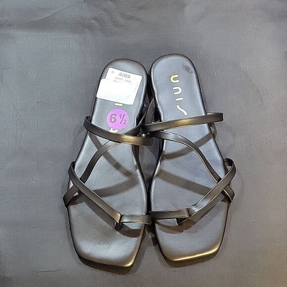 BRAND NEW UNISA SQUARE OPEN TOE WOMEN"S FLAT SANDAL - Picture 2 of 15